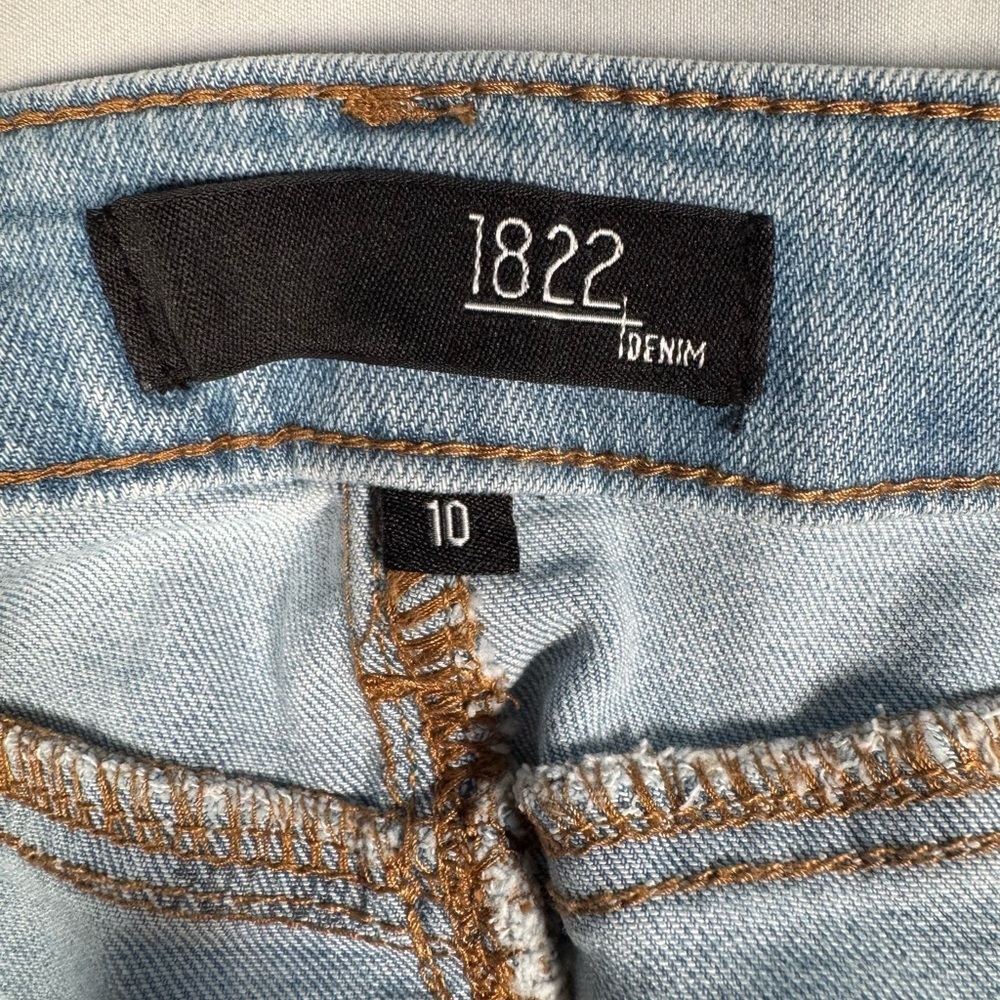 NWT 1822 Denim Light Wash Jeanskirt - Picture 2 of 6
